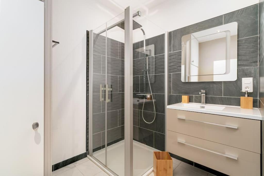 Superbe A Minute A Pied De La Gare Apartment