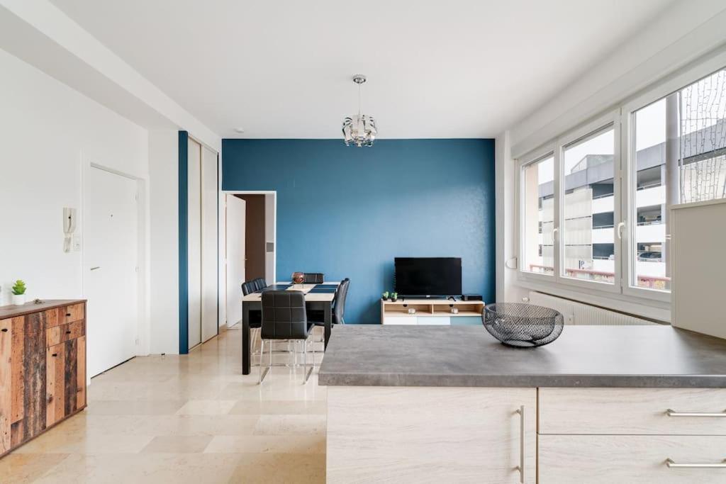 Apartment Superbe A Minute A Pied De La Gare *